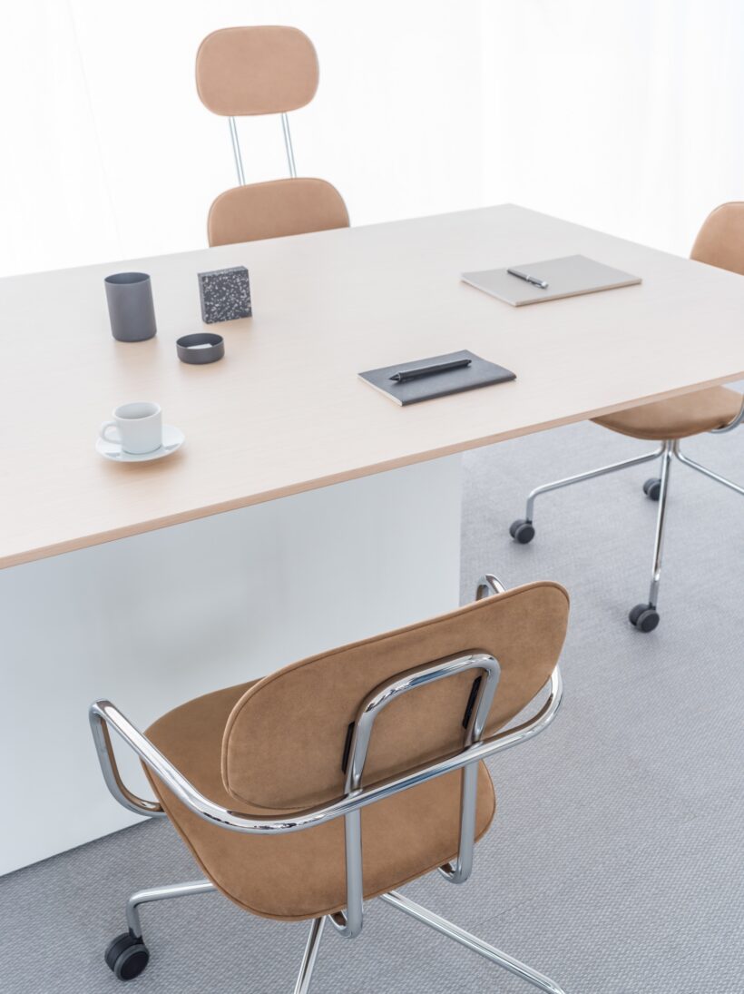 conference table gravity mdd (2)