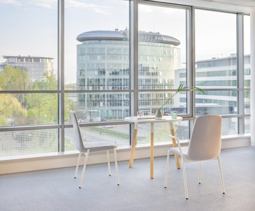meeting and conference table_wooden leg_mdd (1)