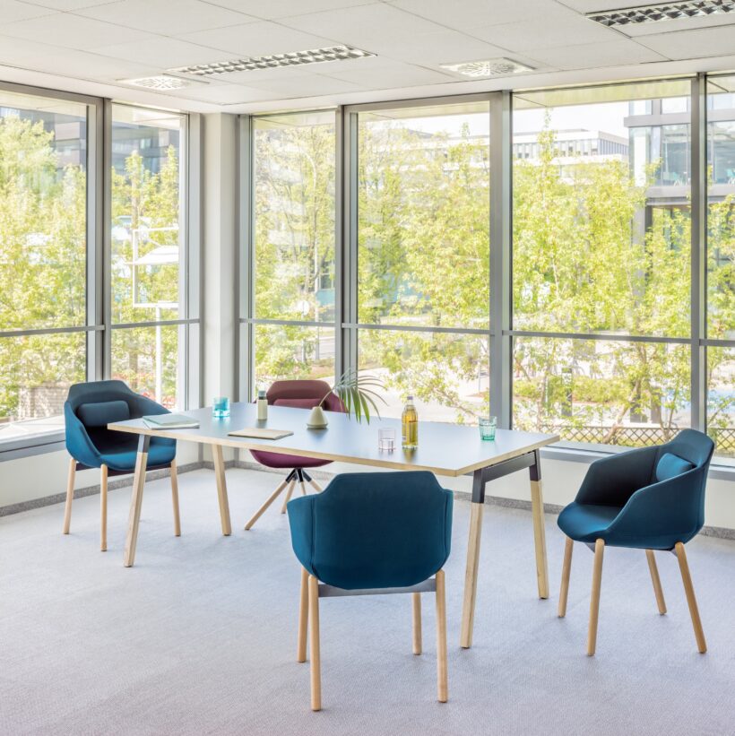 meeting and conference table_wooden leg_mdd (2)