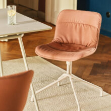 table_new_school_m010ral7044_seating_baltic_chair_mc01_m030ral0608005_mdd_male